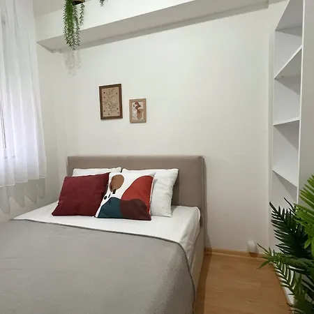 Charming 2 Bedroom