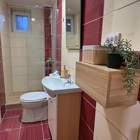 Charming 2 Bedroom