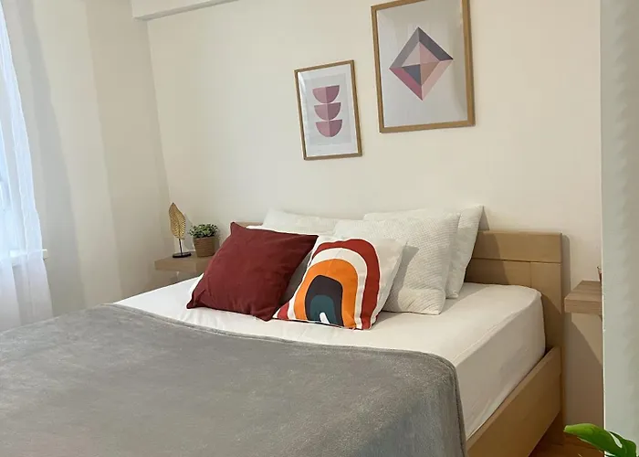 Charming 2 Bedroom Apartamento *